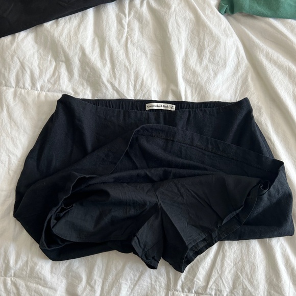 Abercrombie and Fitch linen/cotton skort - Picture 2 of 2